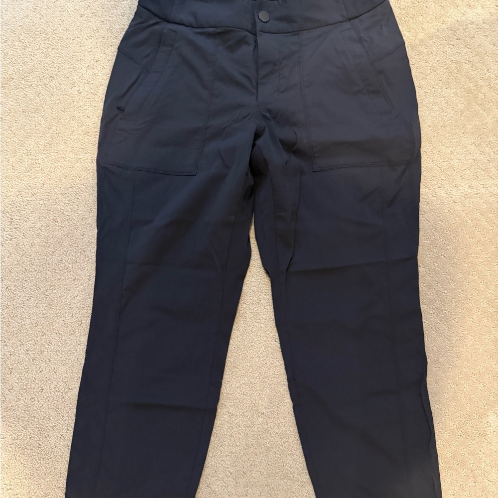 Athleta Black Cropped Pants size 4